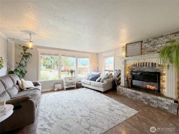 242 Agnew Parkway