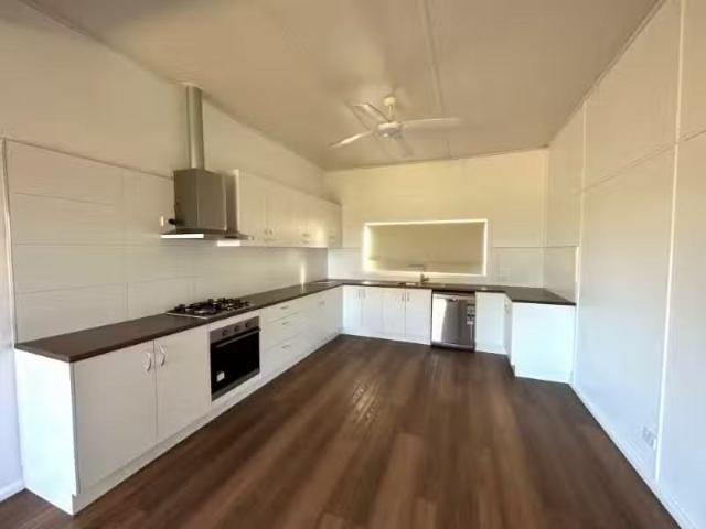 242 Gordon Road, THARBOGANG House for rent Listed by Nicole M.