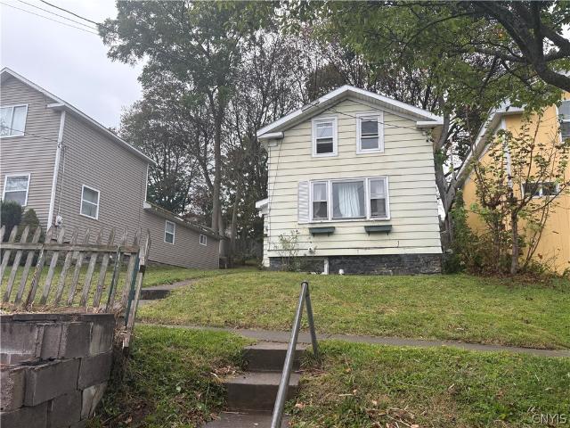 242 E 9th Street