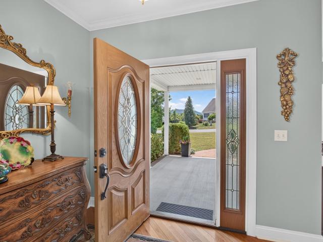 242 kensington dr