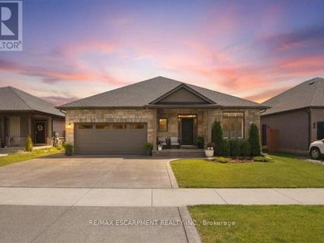242 Julia Drive, Welland, ON, L3C 0E7 house for sale | Listing ID X13534 | Royal LePage