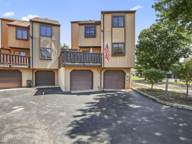 242 Silver Lane