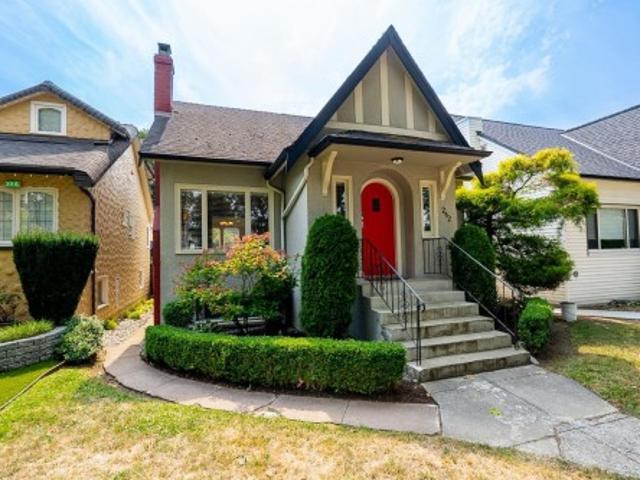 242 21St Avenue W, Vancouver, BC, V5Y 2E5 house for sale | Listing ID R3157 | Royal LePage