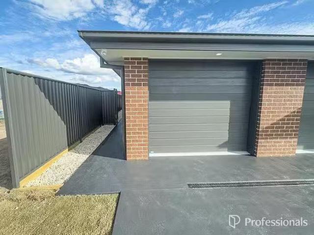 2/42 Wattle Street, Kootingal, NSW 2352