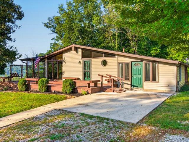 242 Tuck A Way Ridge Dr, Nashville, IN 47448