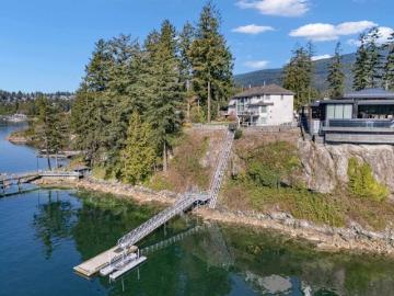 Greater Vancouver - Balcony, Fireplace