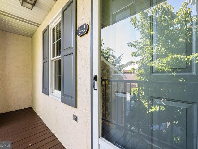 242 Valley Stream Lane