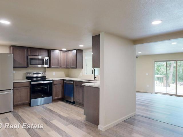 2435 E Dayton Road