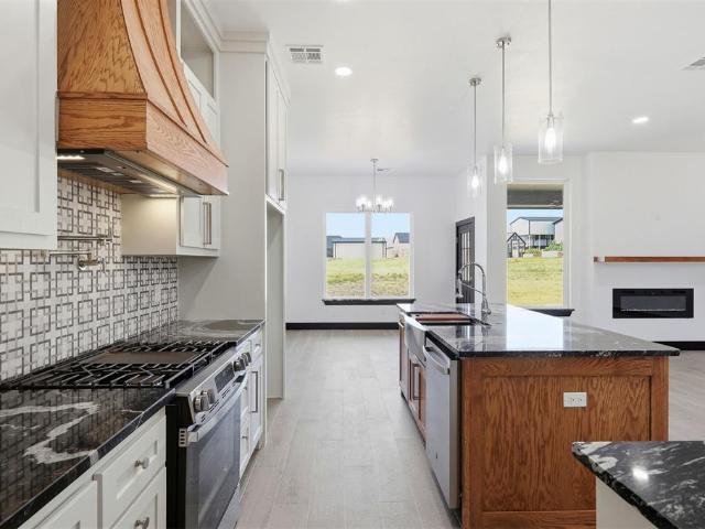 2436 Canyon Circle