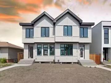 House for sale in South Calgary - Fireplace