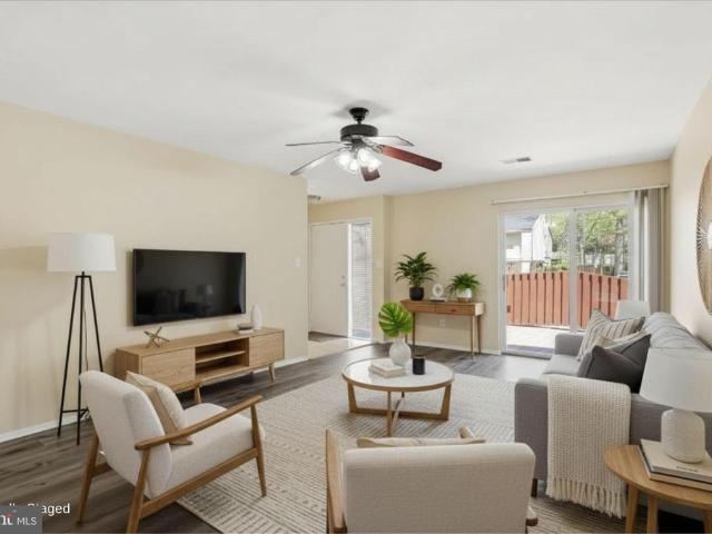 2438 Southgate Square