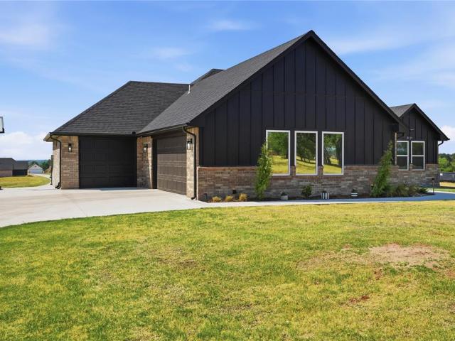 2439 Wolf Creek Bend