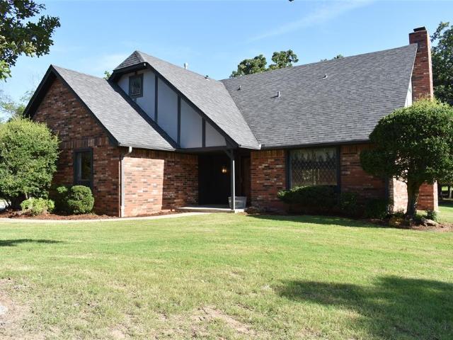 2430 Northwood Drive