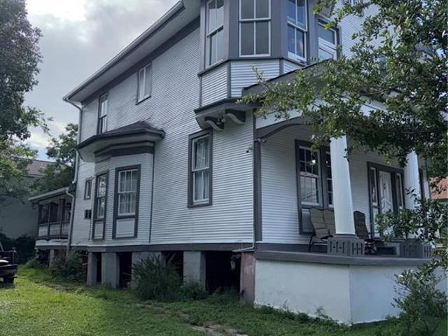 2430 Franklin Avenue