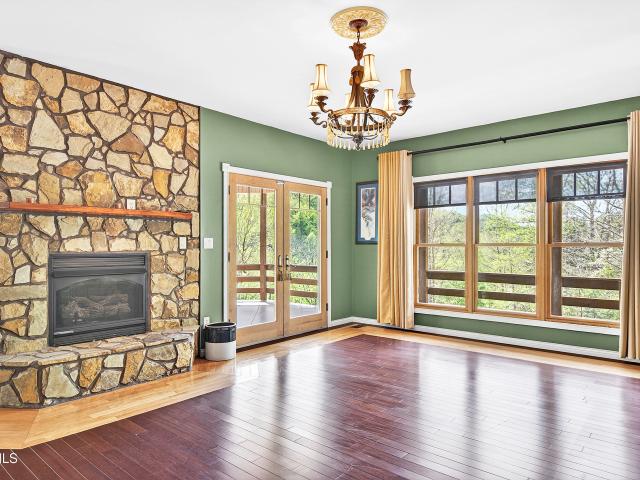 24327 North Fork River Road