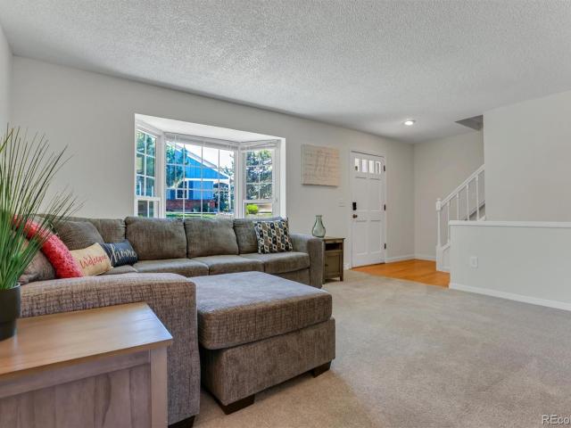 2433 E Fremont Court
