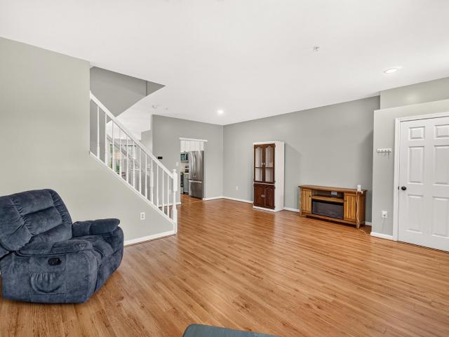 2433 Lakeside Drive