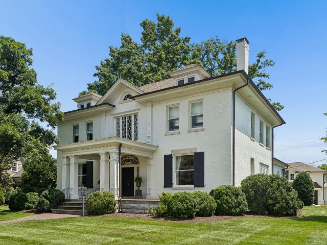 243 3rd Ave S