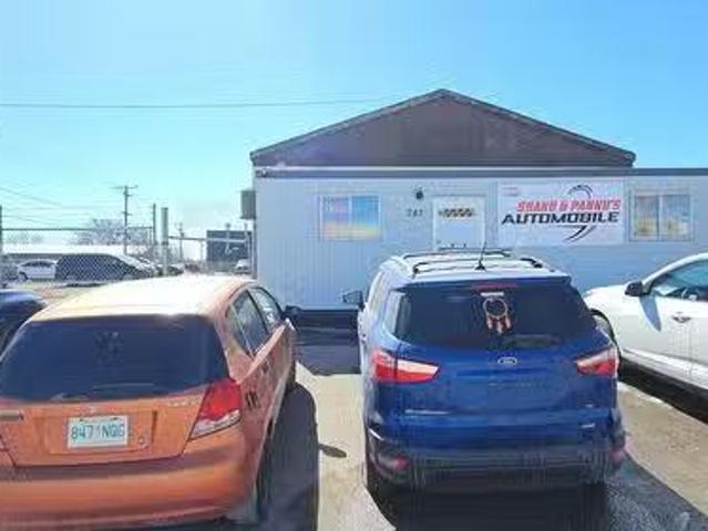 243 103Rd Street E, Saskatoon, SK, S7N 1Y8 commercial for sa.