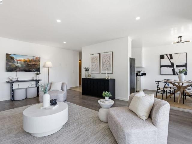 243 Castro St
