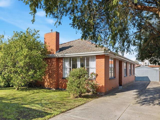 2/43 Gnarwyn Road, Carnegie