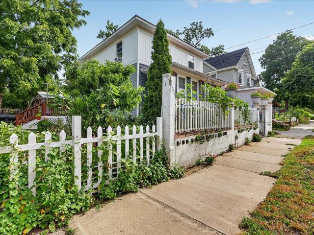 243 Delaware Street SE