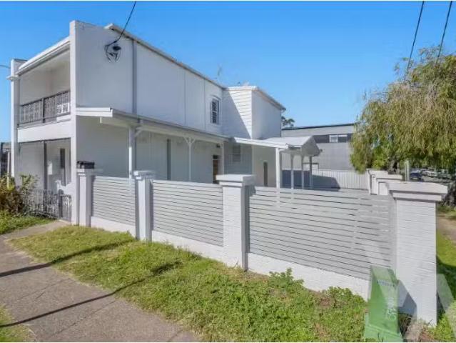 2/43 Denison Street, Hamilton Apartment for rent Listed by Ka.