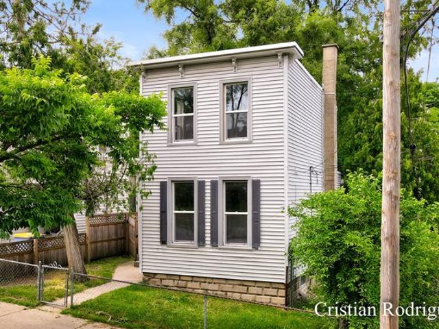 243 Fairbanks St NE, Grand Rapids, MI 49503