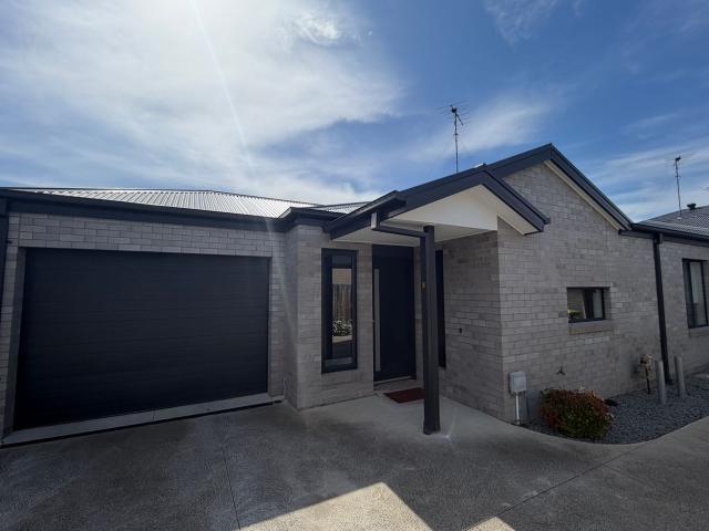 2/43 Heather Street, Hamlyn Heights, VIC 3215