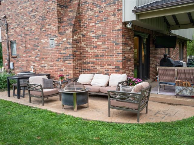 243 Oak Entrance Dr