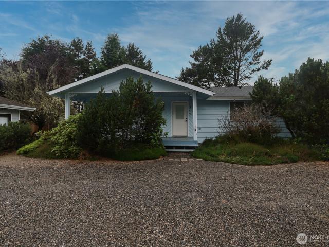 243 Octopus Avenue NE