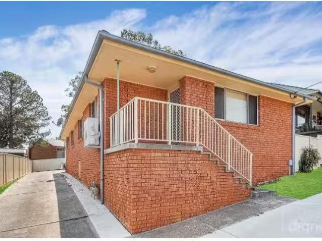 2/43 Lakelands Drive, Dapto Apartment for rent Listed by Sara.