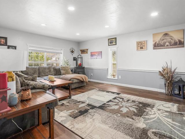 243 Mountain View Dr