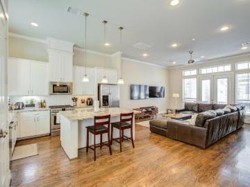 243 W 27th Street, Houston, US, TX
