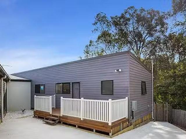 2/43A Arbour Way, Regents Park, QLD 4118
