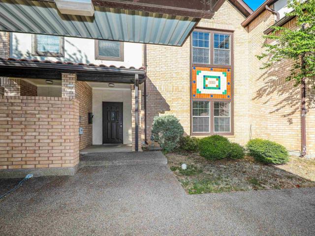 2445 monarch dr 202, laredo, us, tx