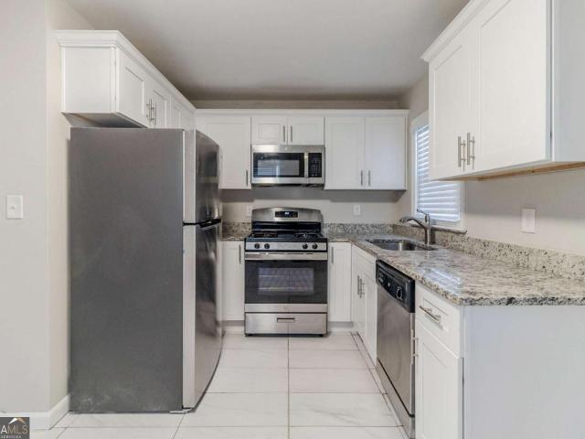 2446 Lynn Iris Drive