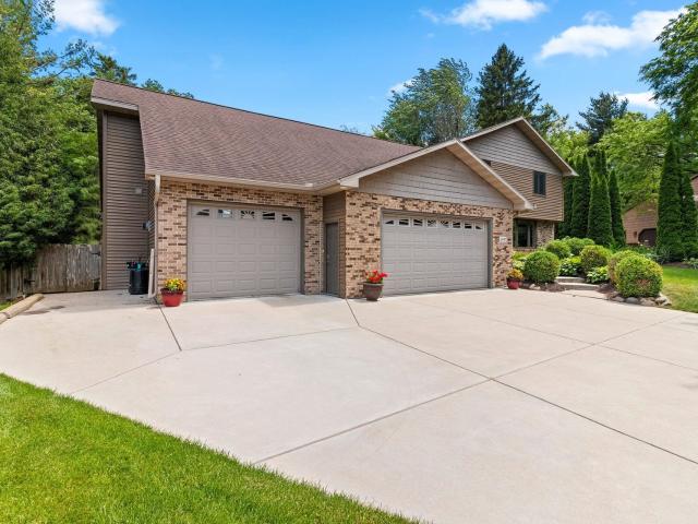2447 parkwood drive