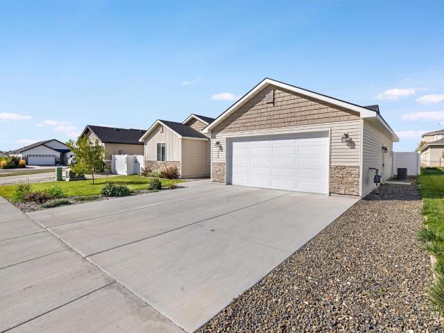 2448 Raven Ave