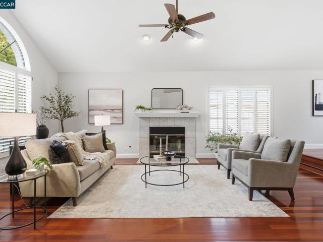 2449 Harewood Dr