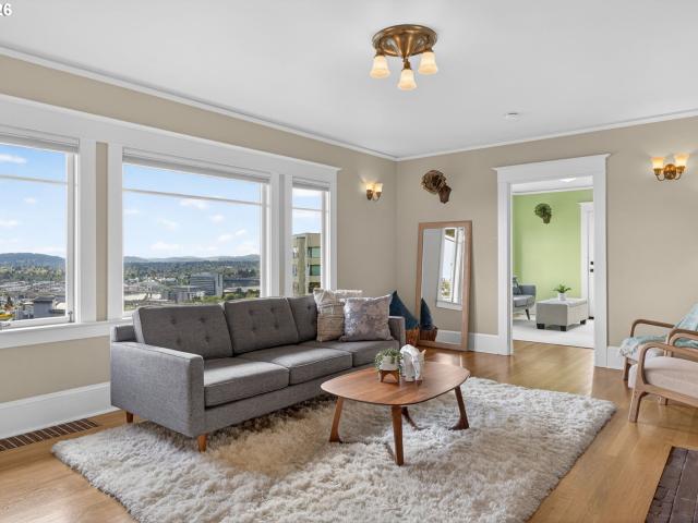 2440 sw hoffman ave