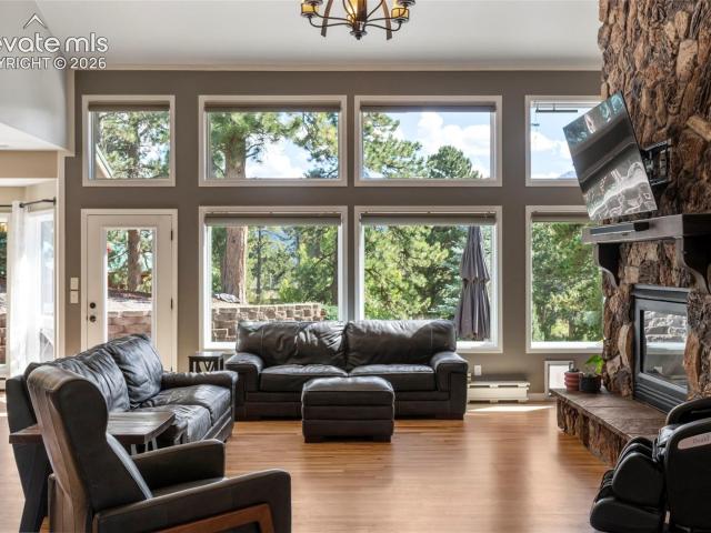 2441 Glen Cove Drive