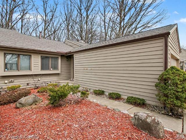 2442 Valley Oaks Circle # 35