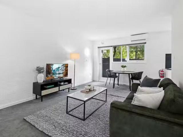 2/44 Gatehouse Street, Parkville, VIC 3052