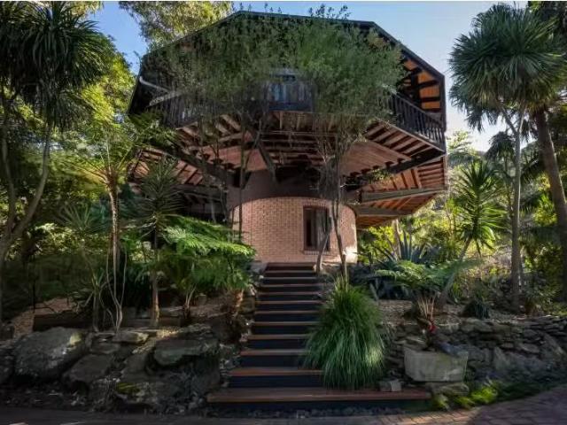 244 Lawrence Hargrave Dr, Coalcliff House for rent Listed by.