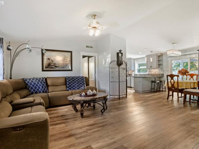 244 nw hayden ct