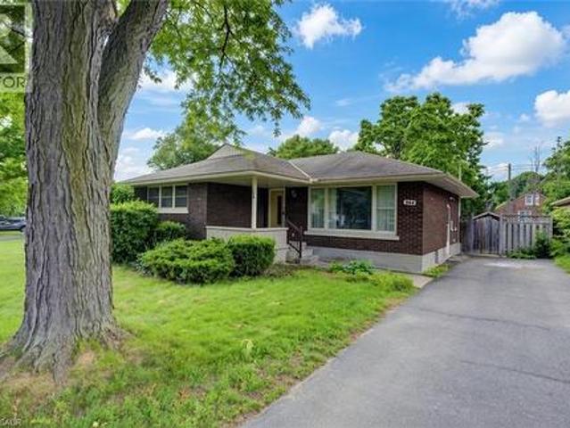 244 Royal Street, Waterloo, ON, N2J 2J2 house for sale | Listing ID 40871 | Royal LePage