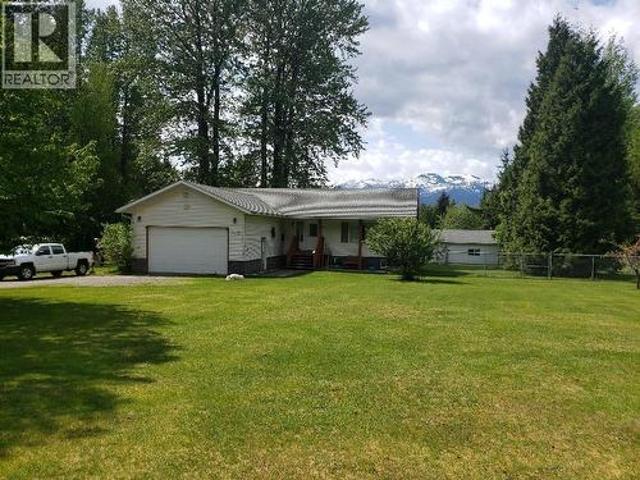 2455 Kreston Street, Terrace, BC, V8G 0G2 house for sale | Listing ID R3082 | Royal LePage