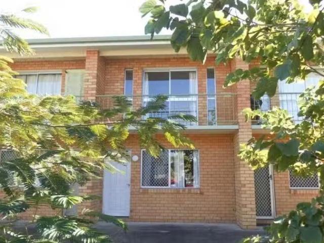 2/455 Richardson Road, Norman Gardens, QLD 4701