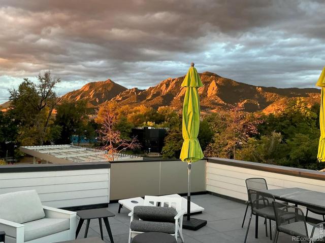 2455 Walnut Street